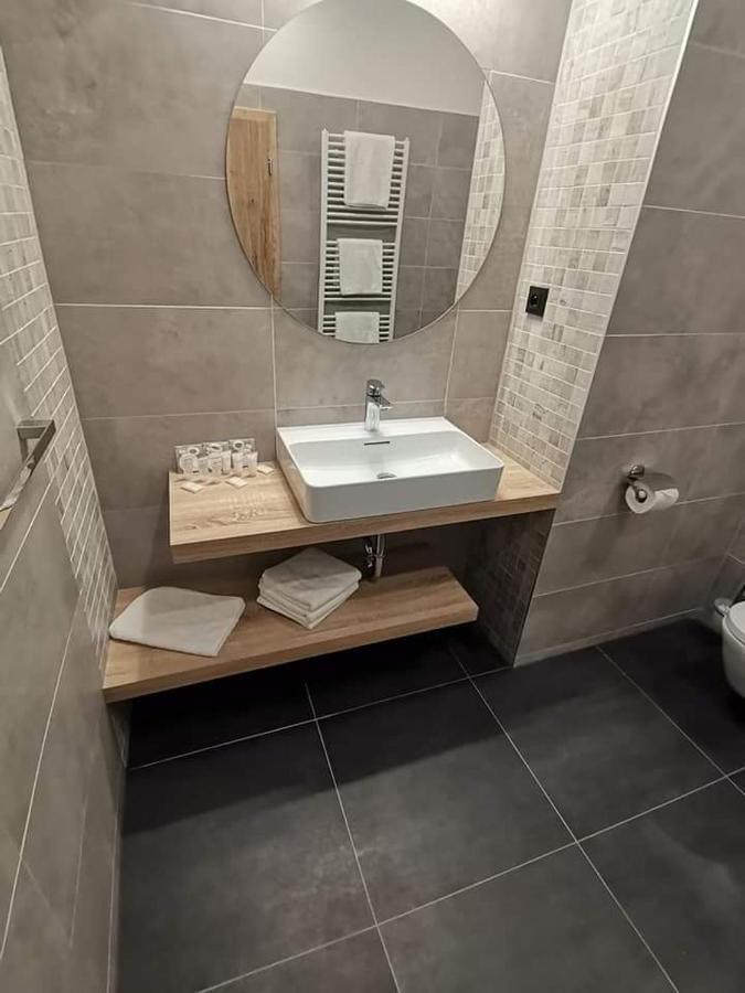 אוסטרבה Sareza Hotel מראה חיצוני תמונה