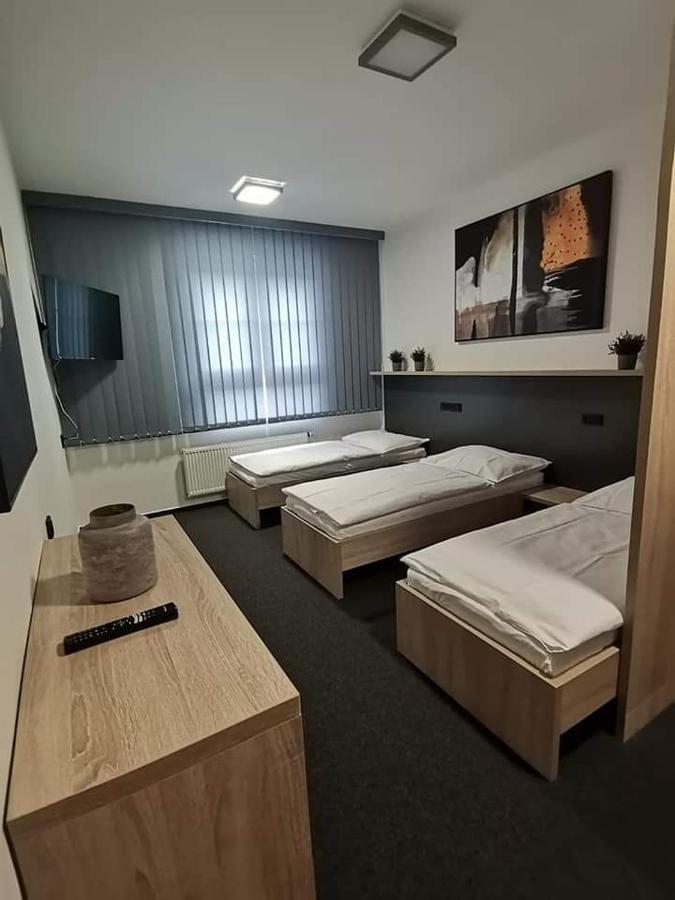 אוסטרבה Sareza Hotel מראה חיצוני תמונה