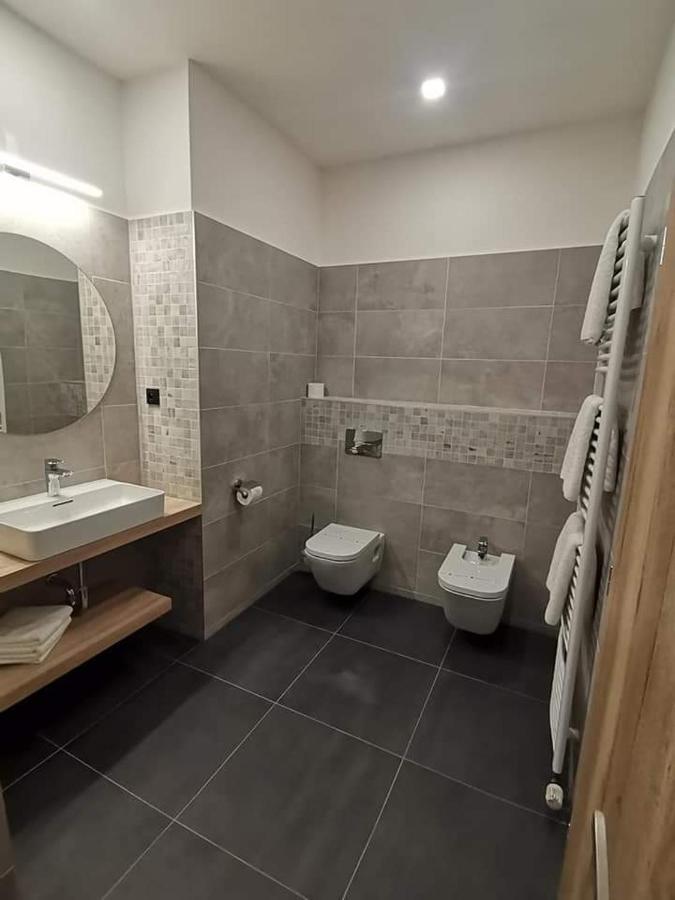 אוסטרבה Sareza Hotel מראה חיצוני תמונה