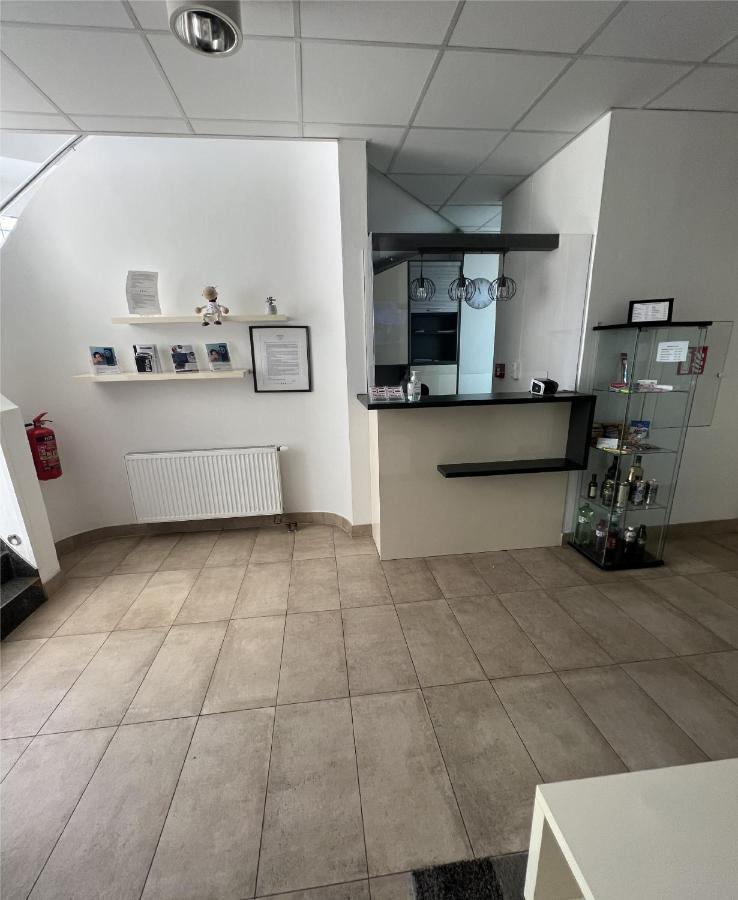אוסטרבה Sareza Hotel מראה חיצוני תמונה