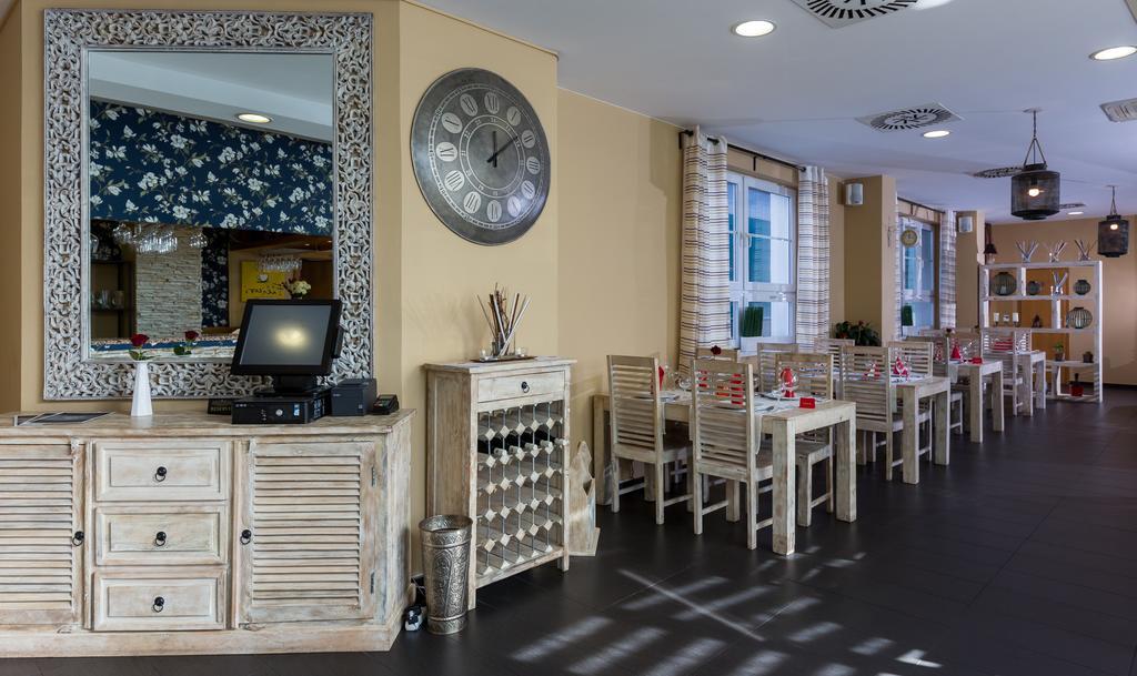 אוסטרבה Sareza Hotel מראה חיצוני תמונה