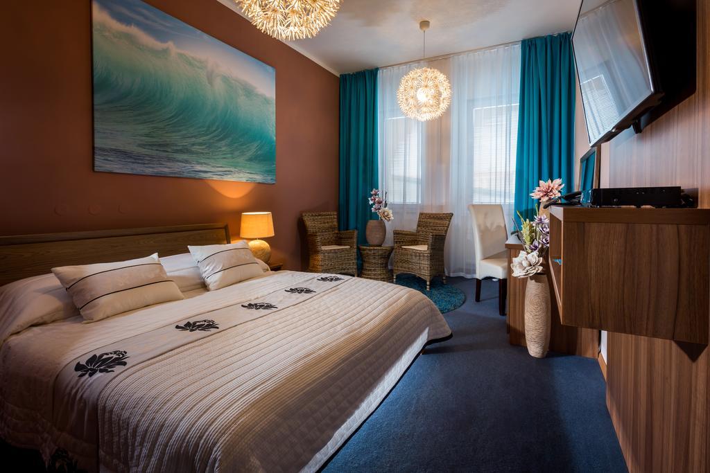 אוסטרבה Sareza Hotel מראה חיצוני תמונה