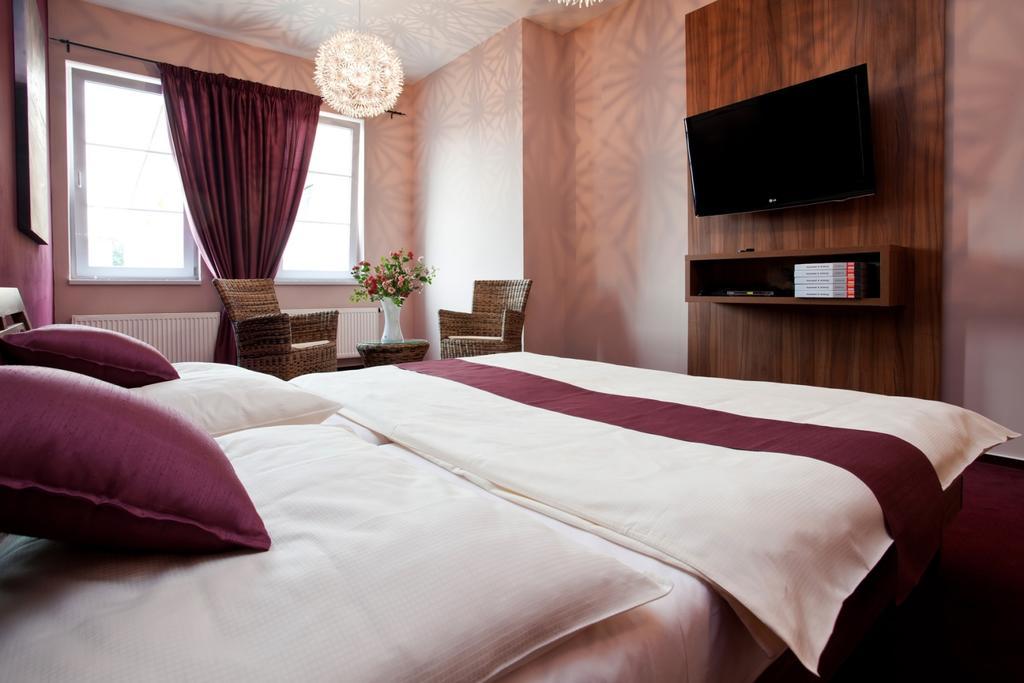 אוסטרבה Sareza Hotel מראה חיצוני תמונה