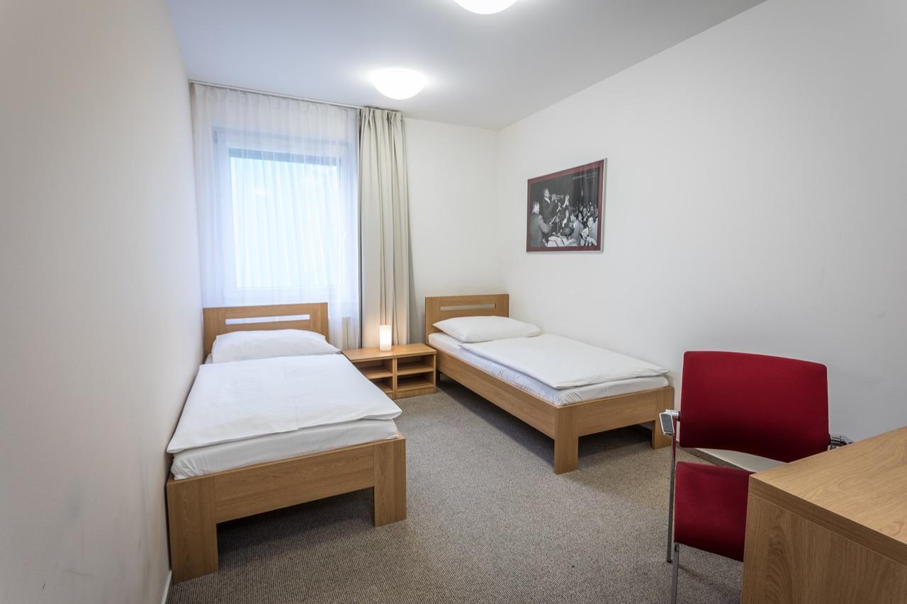 אוסטרבה Sareza Hotel מראה חיצוני תמונה