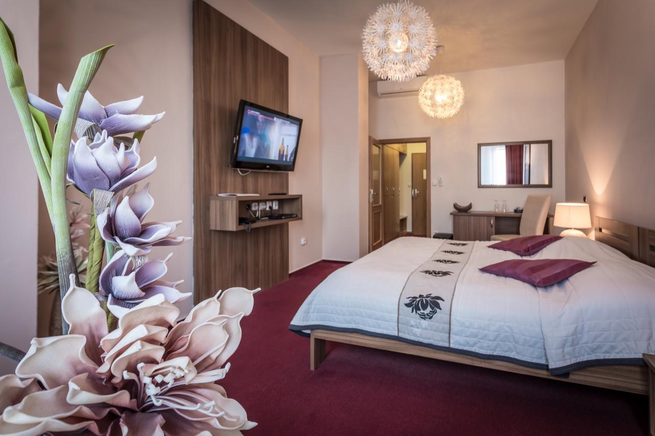 אוסטרבה Sareza Hotel מראה חיצוני תמונה