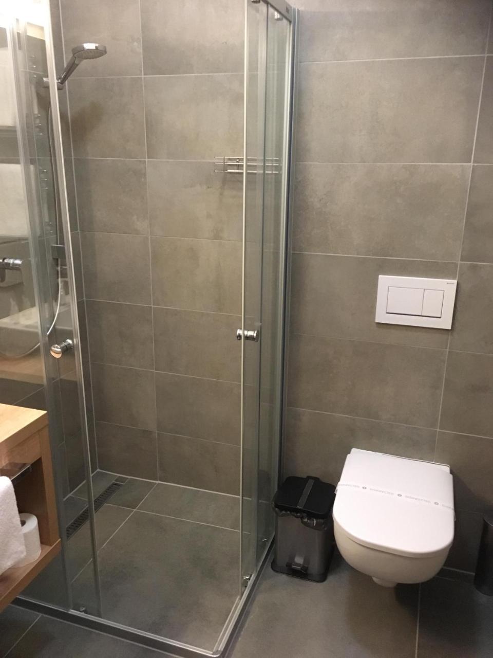 אוסטרבה Sareza Hotel מראה חיצוני תמונה